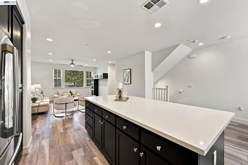 33483 Alvarado Niles Rd Union City, CA 94587