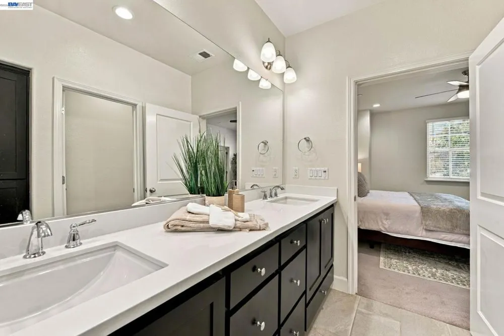 33483 Alvarado Niles Rd Union City, CA 94587