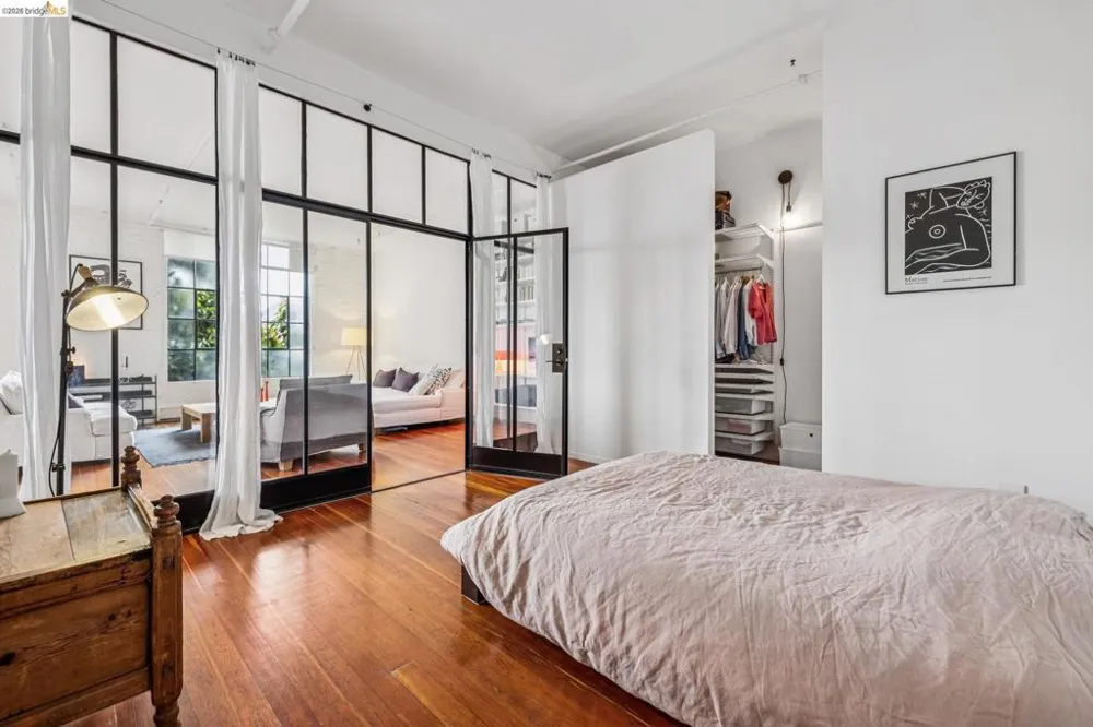 1018 4Th Ave #204 Oakland, CA 94606