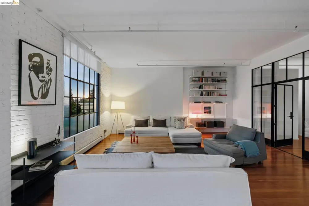 1018 4Th Ave #204 Oakland, CA 94606
