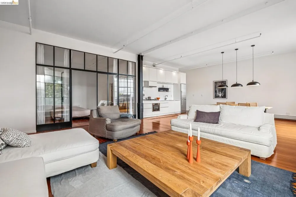 1018 4Th Ave #204 Oakland, CA 94606