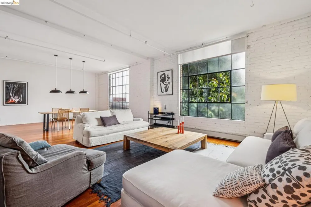 1018 4Th Ave #204 Oakland, CA 94606