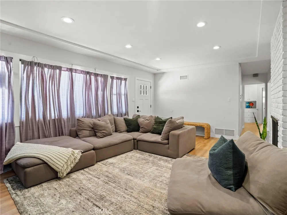 10946 Parise Whittier, CA 90604