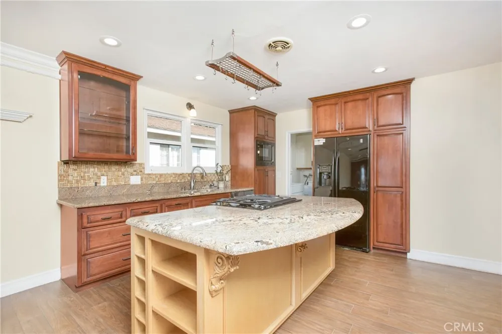 825 Mulberry Brea, CA 92821
