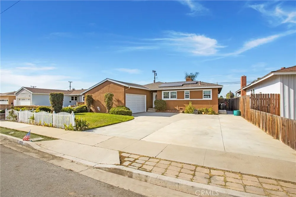 825 Mulberry Brea, CA 92821