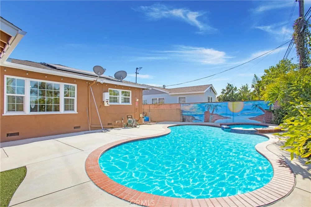 825 Mulberry Brea, CA 92821
