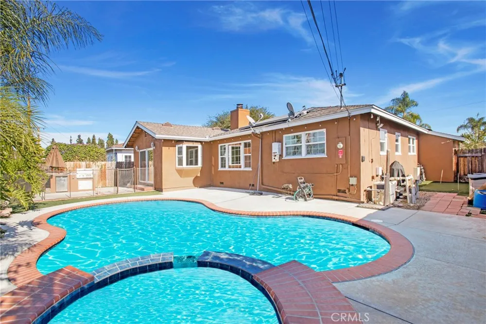 825 Mulberry Brea, CA 92821