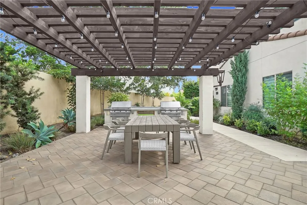 18 Bedford Court Arcadia, CA 91007