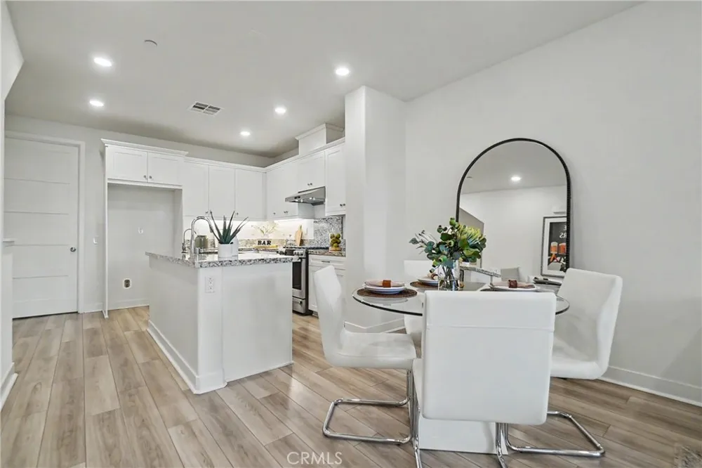 18 Bedford Court Arcadia, CA 91007