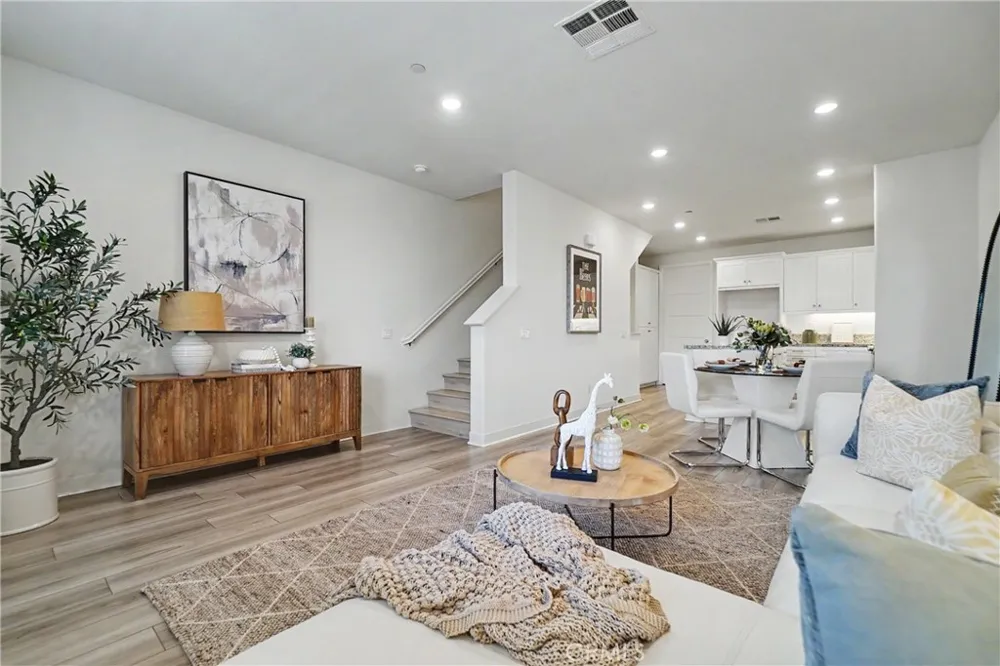 18 Bedford Court Arcadia, CA 91007