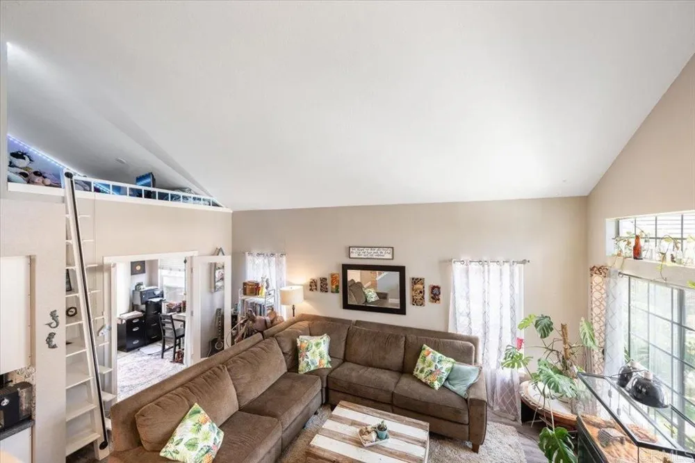 5329 Blackberry Way Oceanside, CA 92057