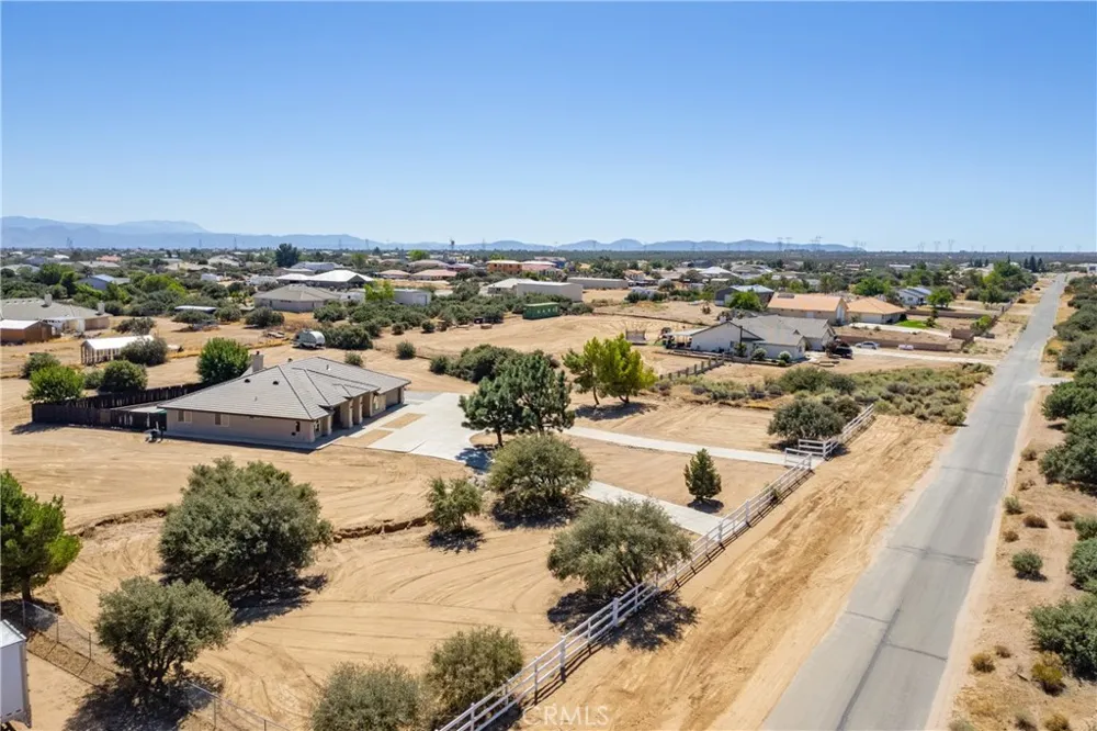 8423 Beaver Phelan, CA 92371