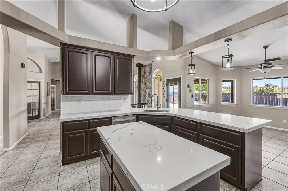 8423 Beaver Phelan, CA 92371