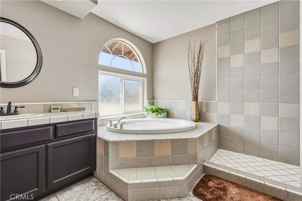 8423 Beaver Phelan, CA 92371