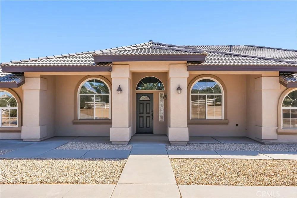 8423 Beaver Phelan, CA 92371