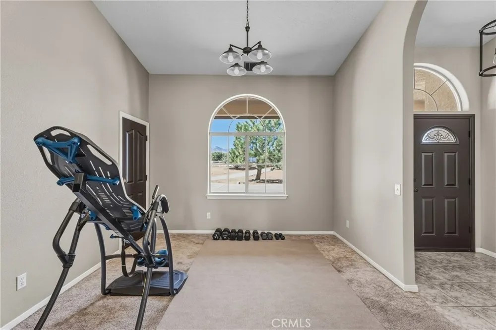 8423 Beaver Phelan, CA 92371