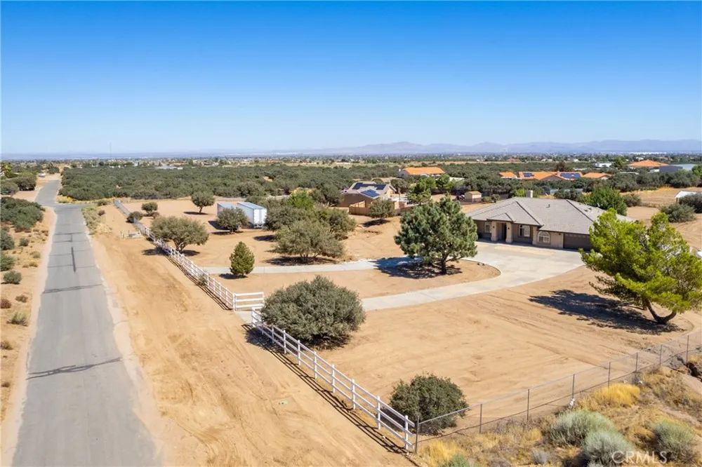 8423 Beaver Phelan, CA 92371
