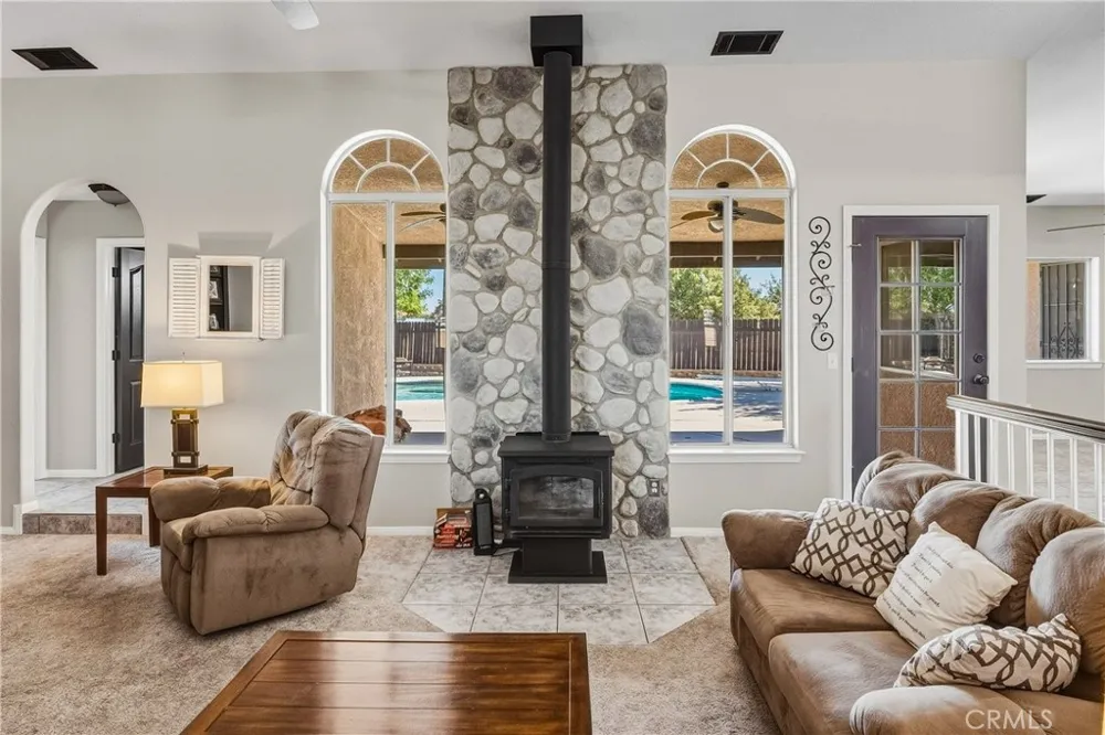 8423 Beaver Phelan, CA 92371