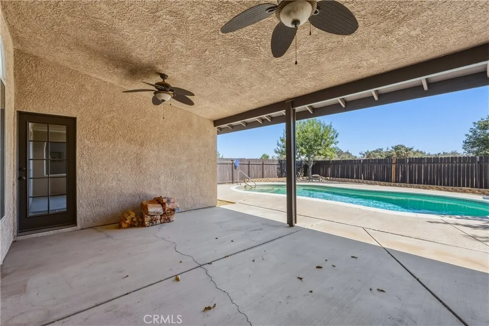 8423 Beaver Phelan, CA 92371