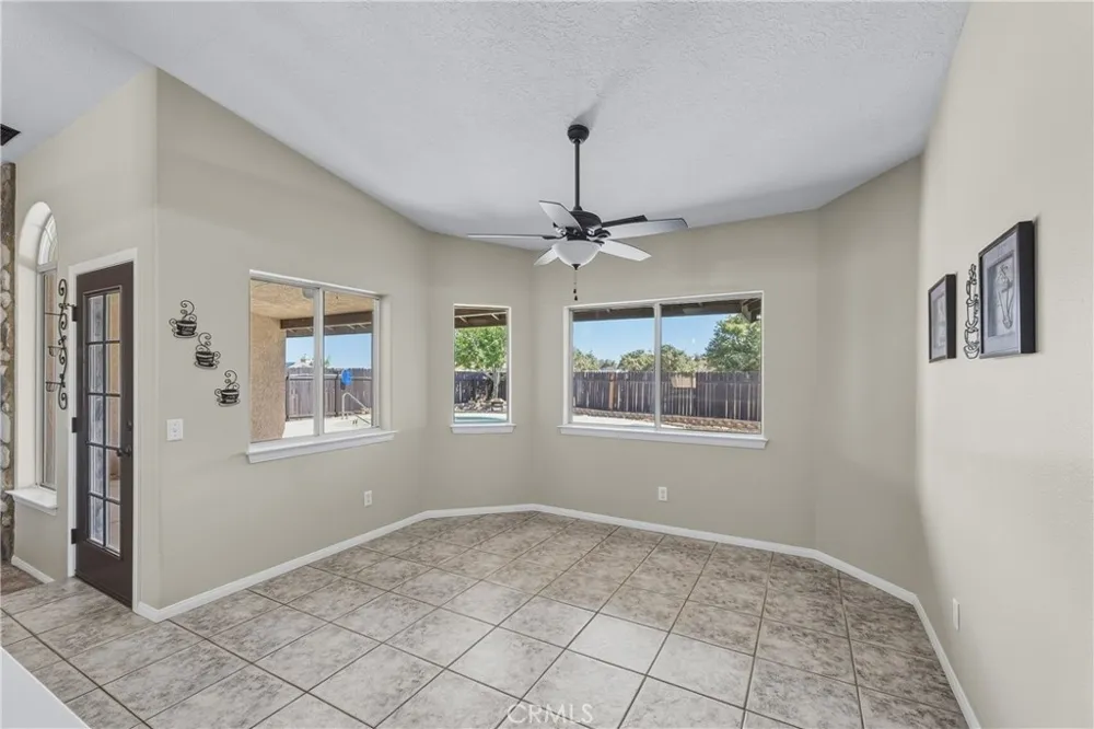 8423 Beaver Phelan, CA 92371