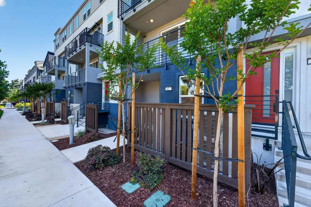827 Redberry Way San Jose, CA 95117