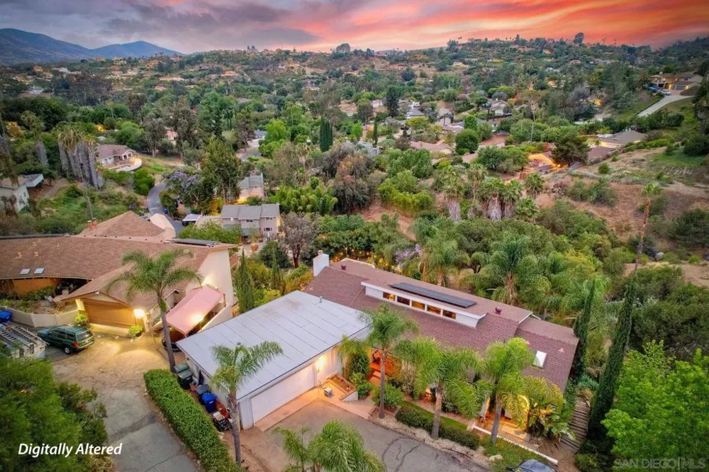4807 Sunrise Valley Dr El Cajon, CA 92020