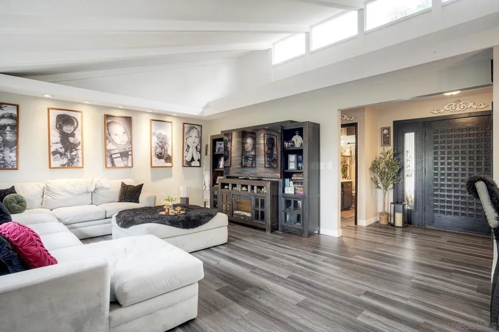4807 Sunrise Valley Dr El Cajon, CA 92020