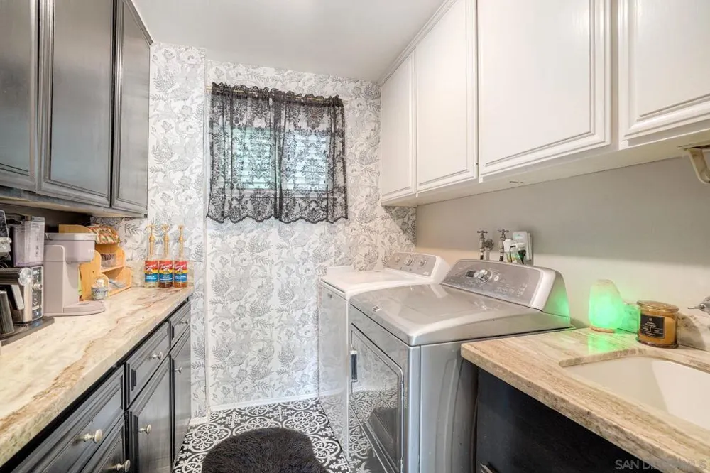 4807 Sunrise Valley Dr El Cajon, CA 92020