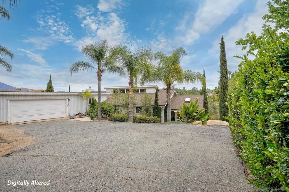 4807 Sunrise Valley Dr El Cajon, CA 92020