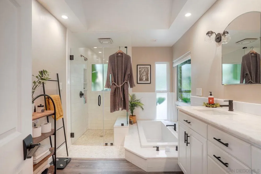 4807 Sunrise Valley Dr El Cajon, CA 92020