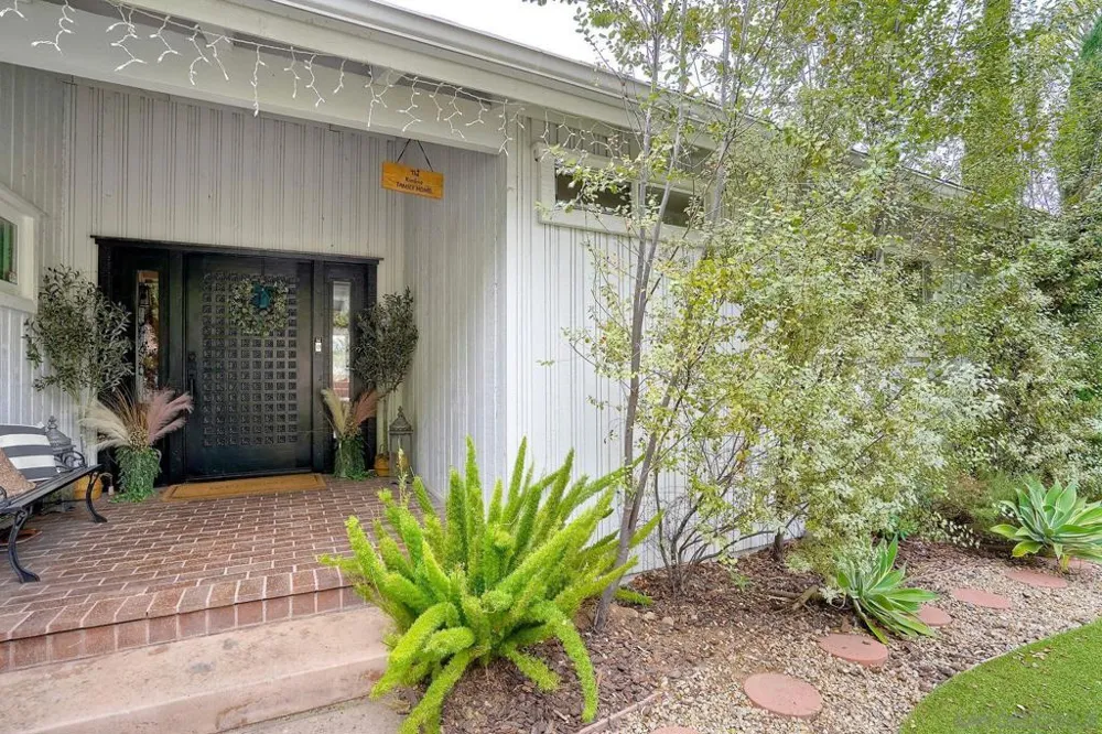 4807 Sunrise Valley Dr El Cajon, CA 92020