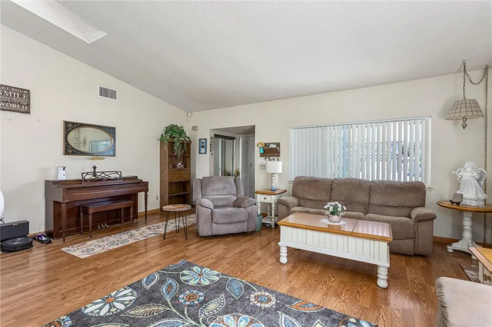 7554 Willow Way Highland, CA 92346