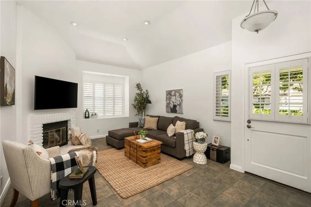 49 Summerfield #99 Irvine, CA 92614