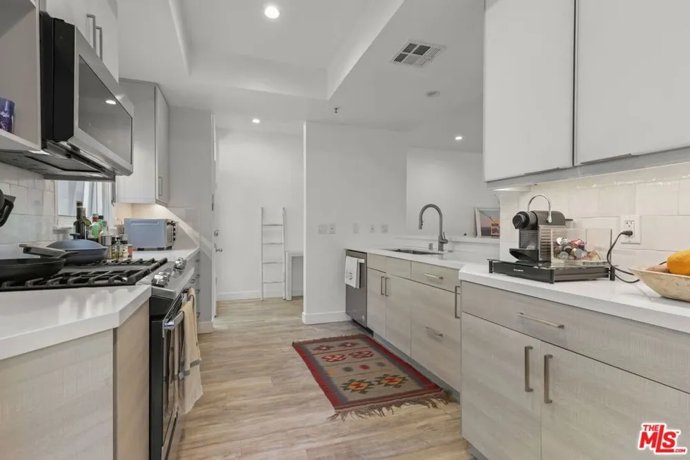 2913 3rd Street #306 Santa Monica, CA 90405