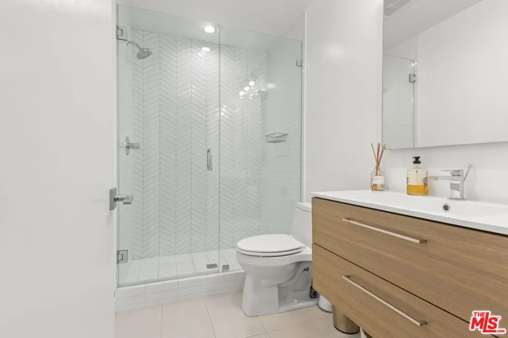 2913 3rd Street #306 Santa Monica, CA 90405