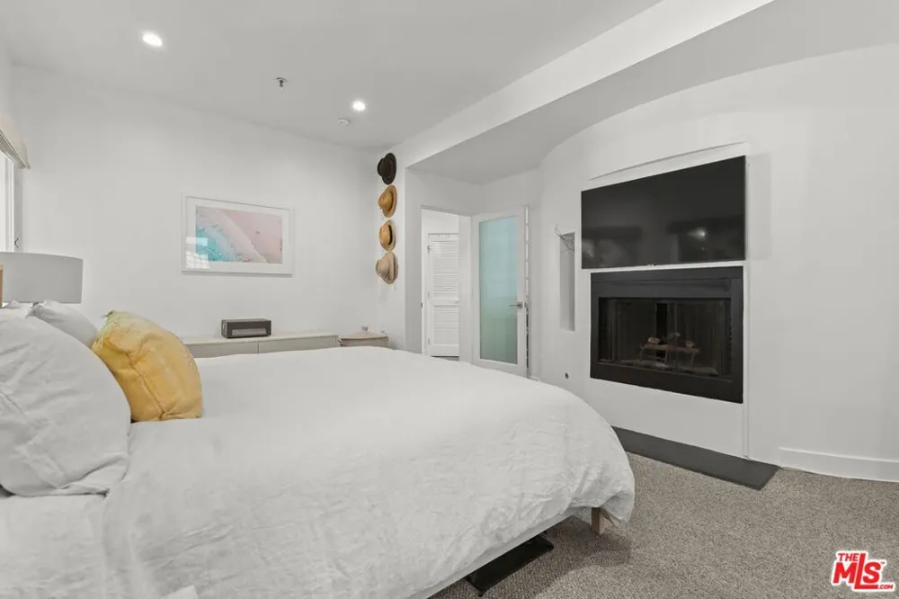2913 3rd Street #306 Santa Monica, CA 90405