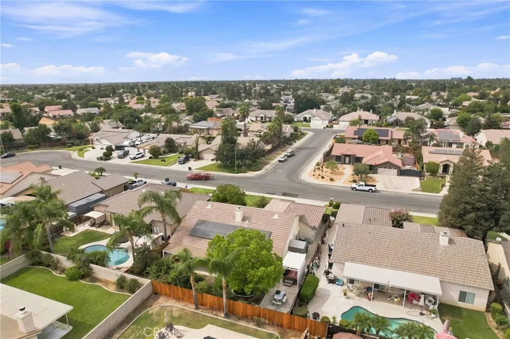 10019 Laurel Park Bakersfield, CA 93312