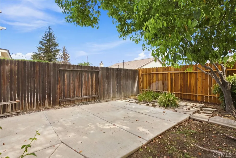 10019 Laurel Park Bakersfield, CA 93312