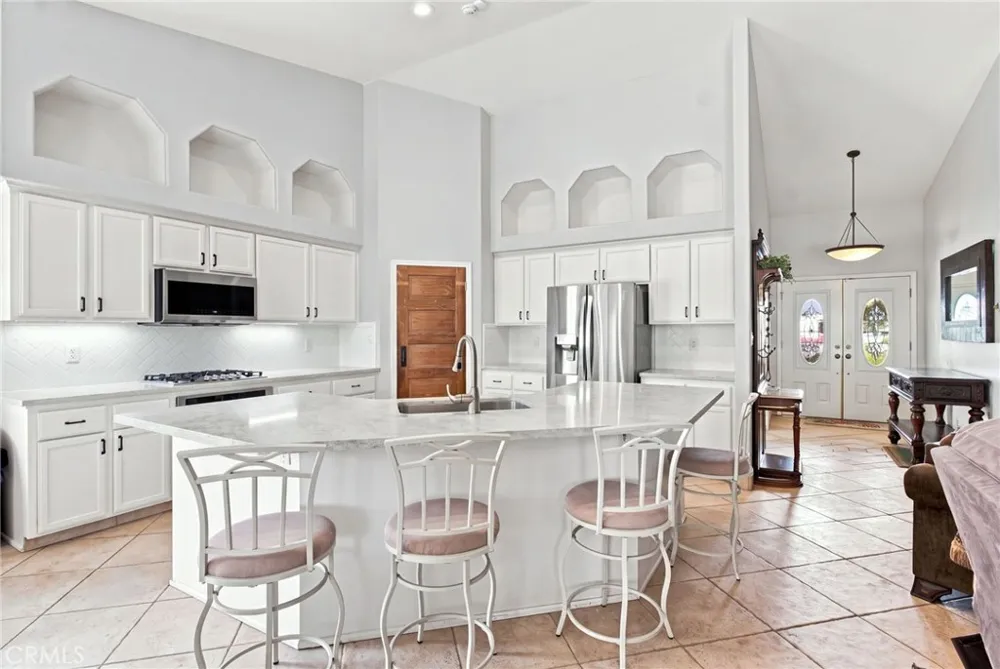 10019 Laurel Park Bakersfield, CA 93312