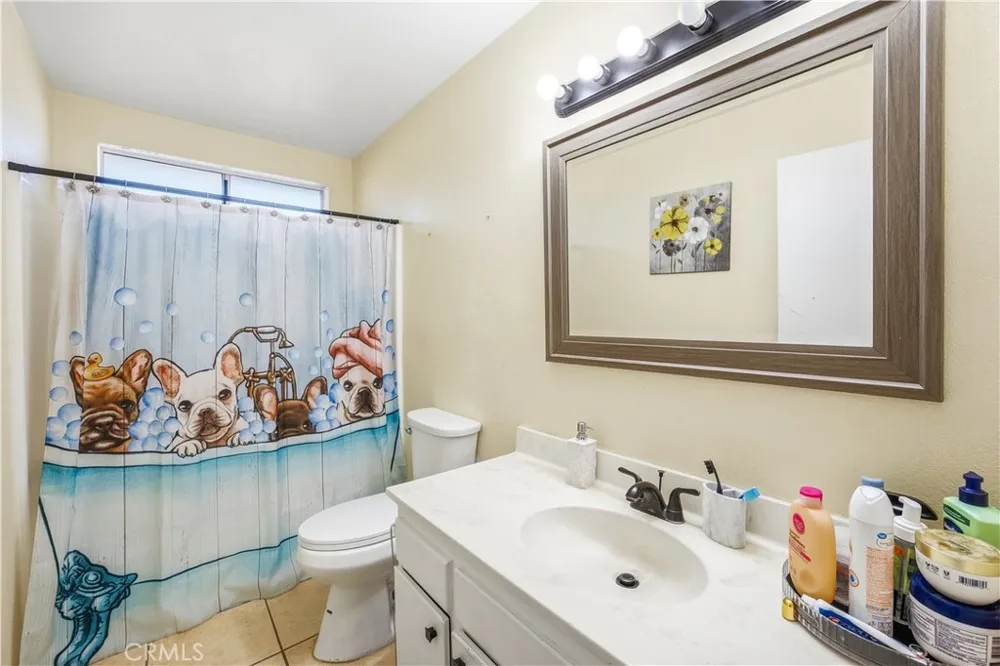 16337 Llanada Victorville, CA 92394