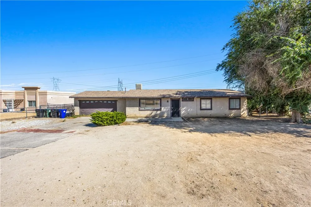 16337 Llanada Victorville, CA 92394