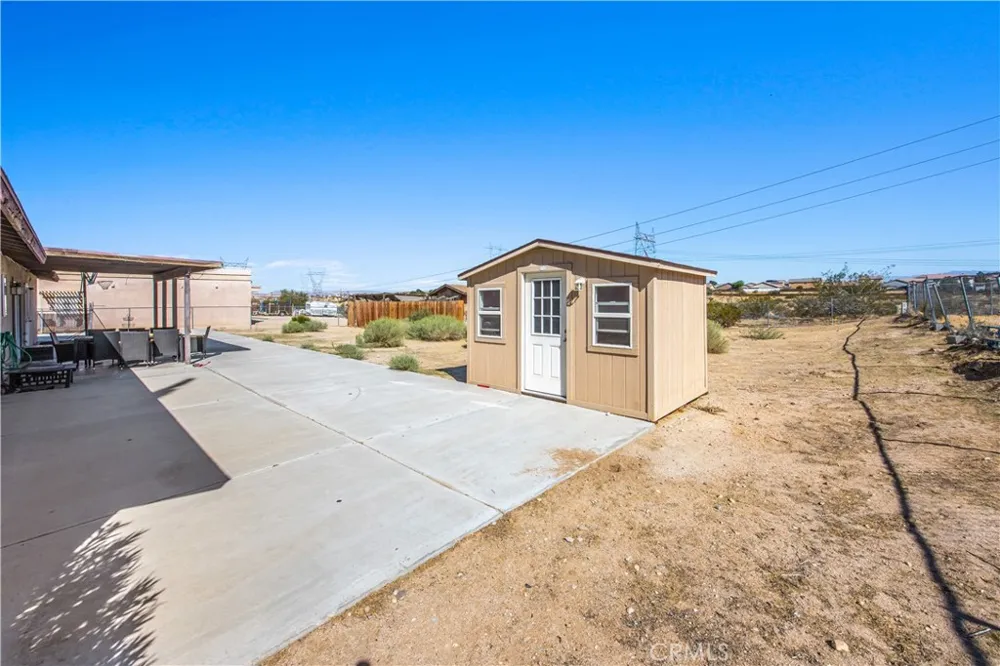 16337 Llanada Victorville, CA 92394