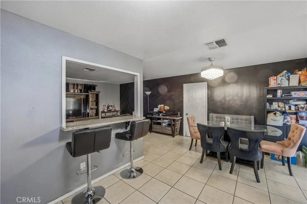 16337 Llanada Victorville, CA 92394