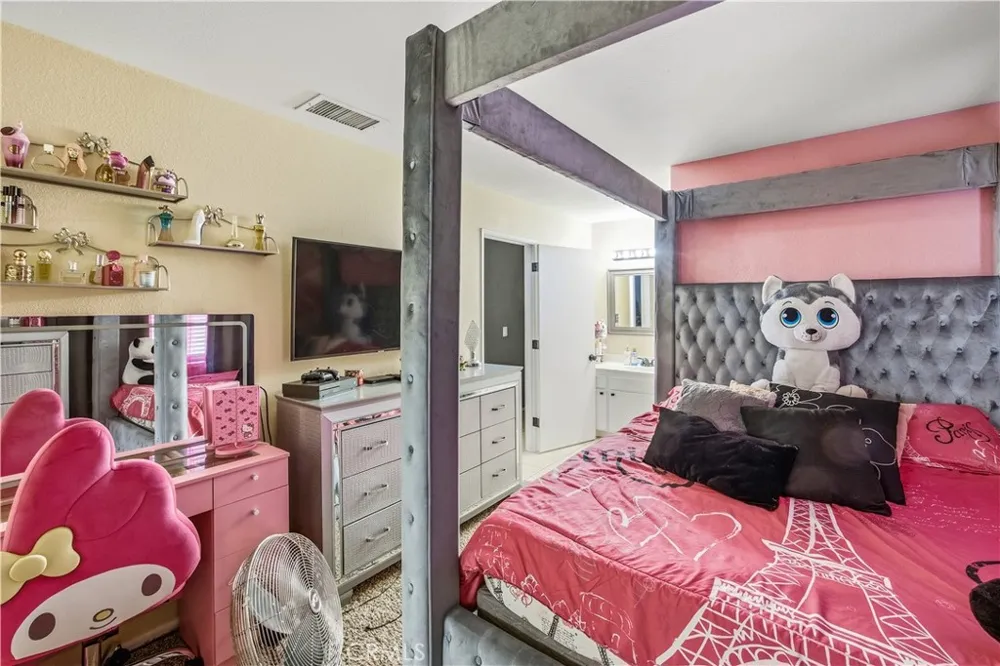 16337 Llanada Victorville, CA 92394