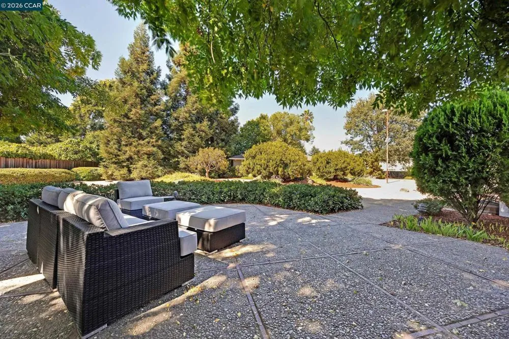 2548 Casa Grande Ct Walnut Creek, CA 94598
