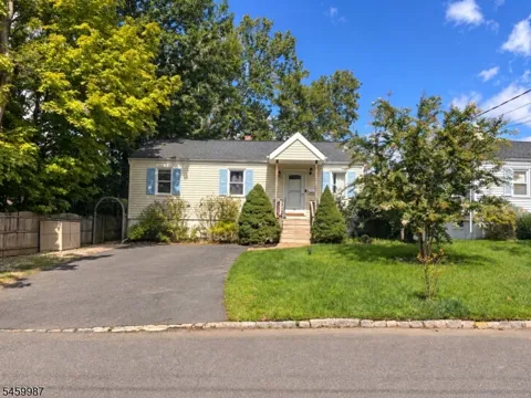 14 Grant Ave