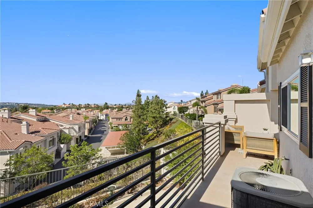 28815 El Adolfo Laguna Niguel, CA 92677