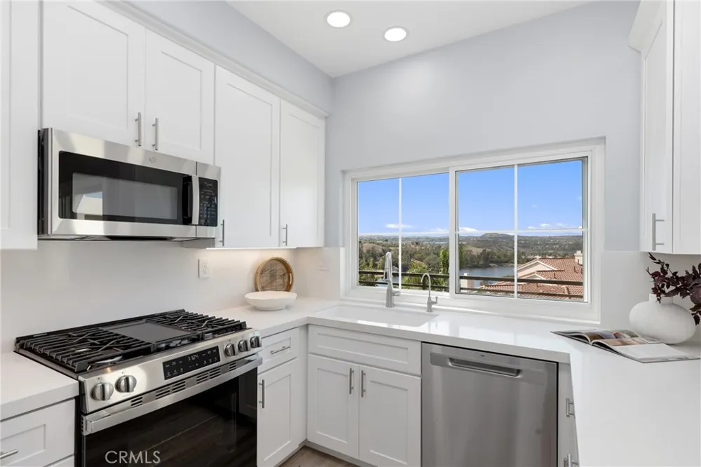 28815 El Adolfo Laguna Niguel, CA 92677