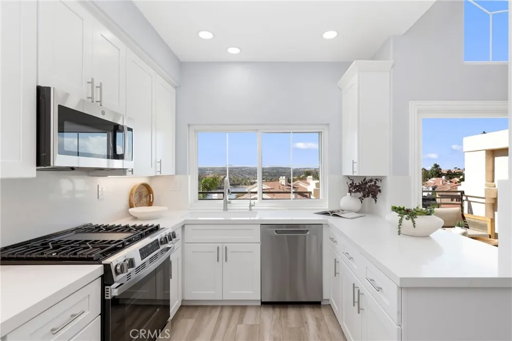 28815 El Adolfo Laguna Niguel, CA 92677