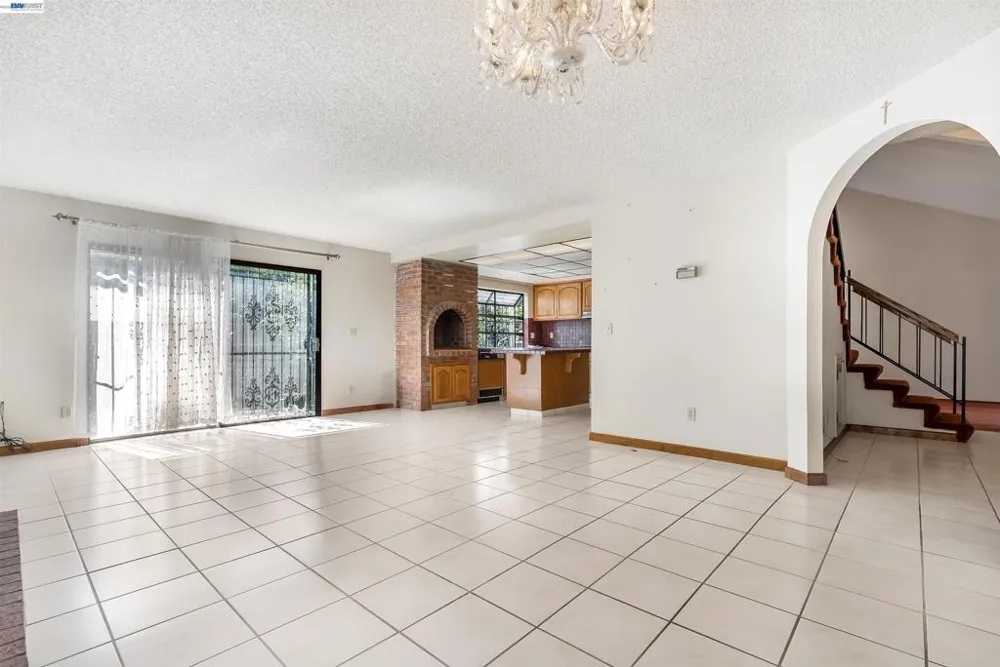 880 Los Positos Milpitas, CA 95035
